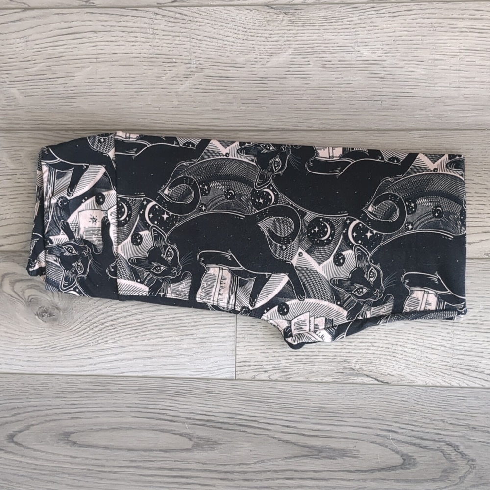 LuLaRoe OS Cats & Magic Leggings